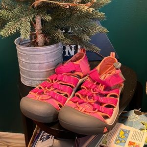 Keen Size 3 Girls - Pink 💕- Brand New